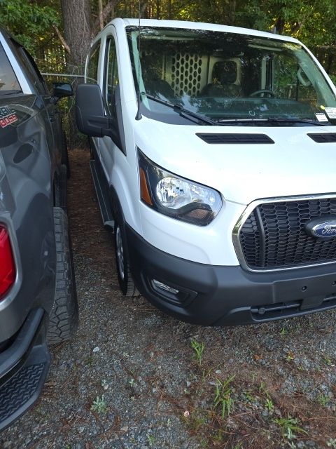 Used 2025 White Ford Base image 3