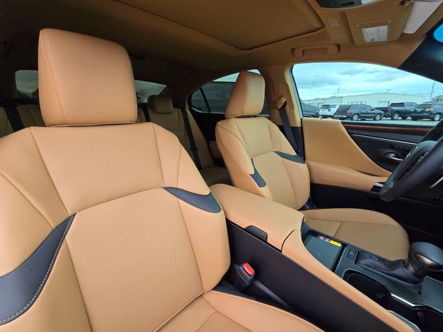 2025 Lexus ES 350:44446A1