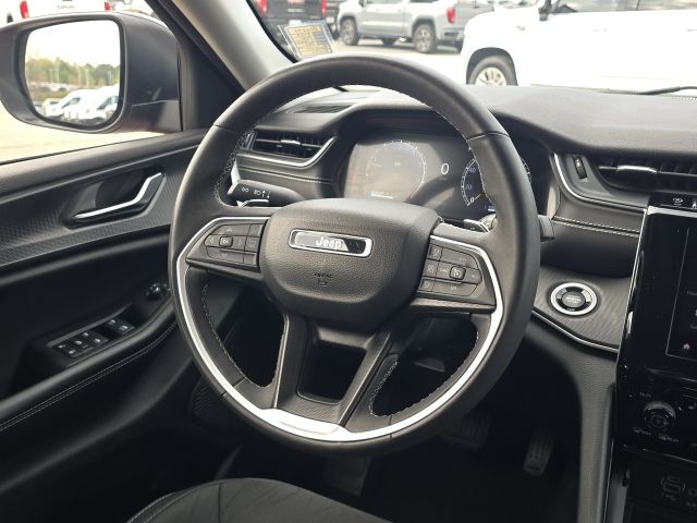 2023 Jeep Grand Cherokee Laredo:B02233