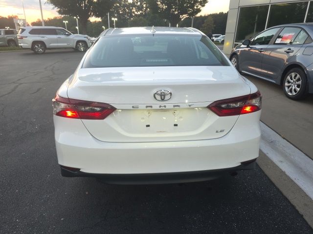 2024 Toyota Camry LE - Photo 8
