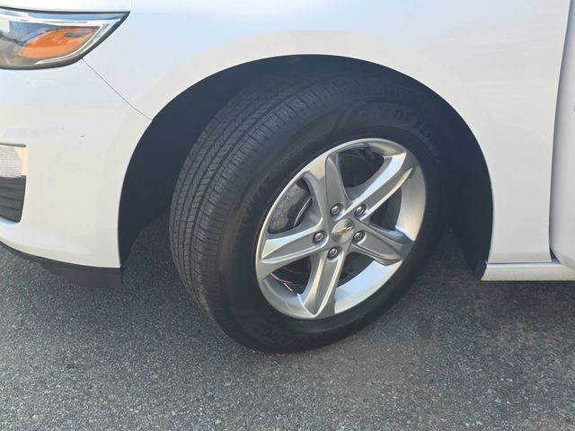Used 2024 Summit White Chevrolet LS image 31