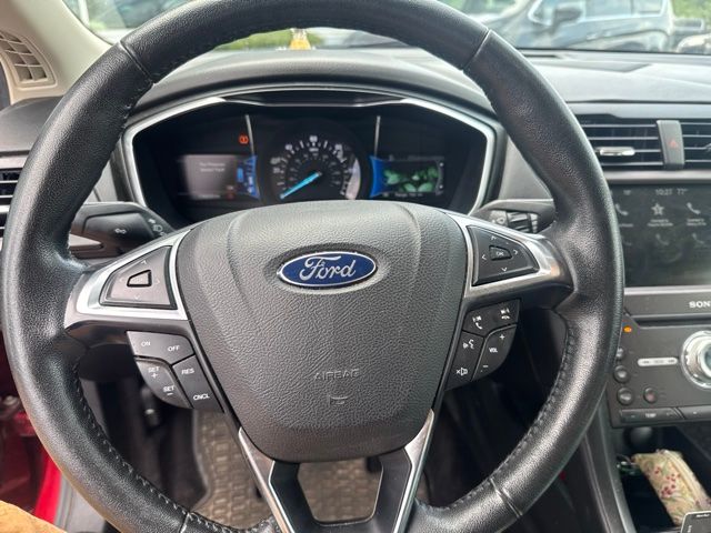 Used 2017  Ford Titanium image 6