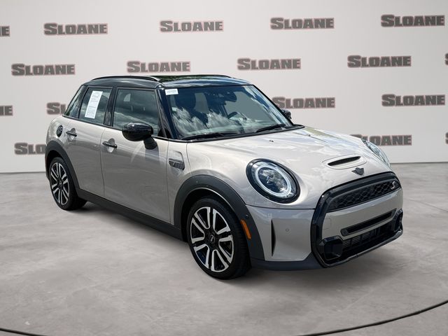 Gray Metallic 2023 MINI Cooper Hatchback Front-Wheel Drive 7-Speed Automatic