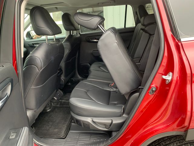Used 2023 Toyota Highlander SUV