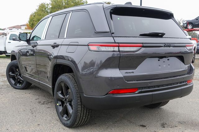 new 2025 Jeep Grand Cherokee car, priced at $40,720