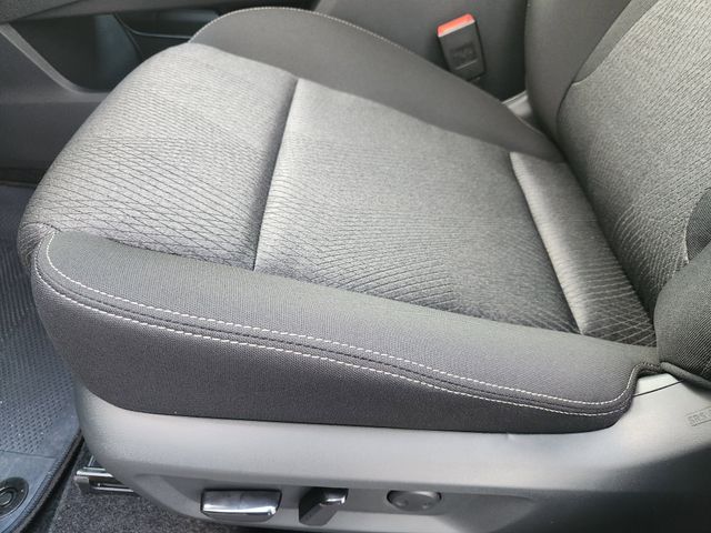 2026 Nissan Rogue SV photo 17