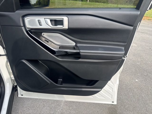 Used 2022 White Ford ST image 9