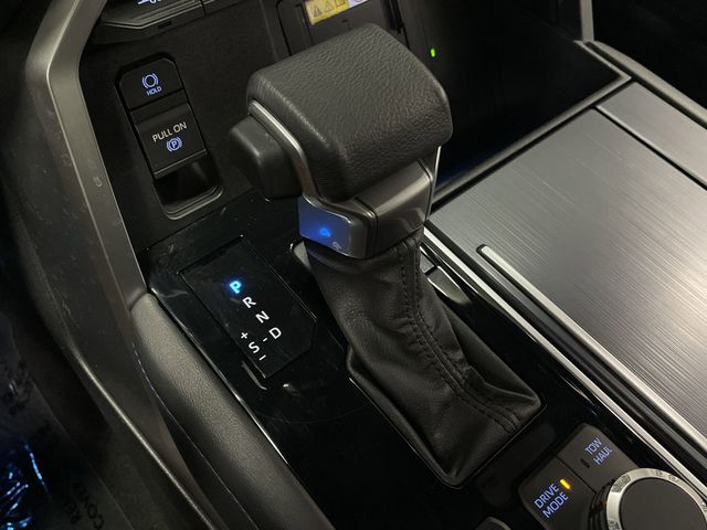 2022 Toyota Tundra Hybrid Platinum photo