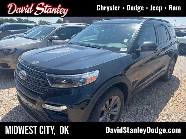 Black Metallic 2022 Ford Explorer SUV / Crossover All-Wheel Drive Automatic