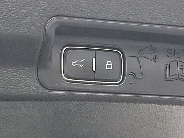 2022 Ford Explorer XLT - Photo 23