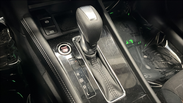 Used 2024 Boulder Gray Pearl Nissan SR image 19