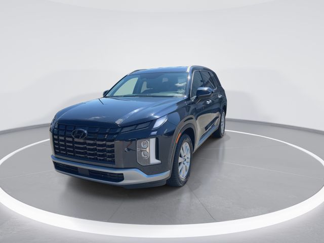Used 2025 White Hyundai SEL image 4