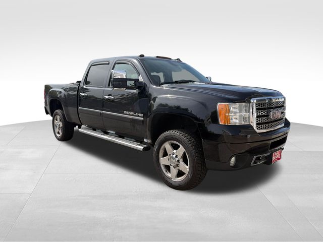 Onyx Black 2013 GMC Sierra 2500HD Pickup Truck Four-Wheel Drive 6-Speed Automatic