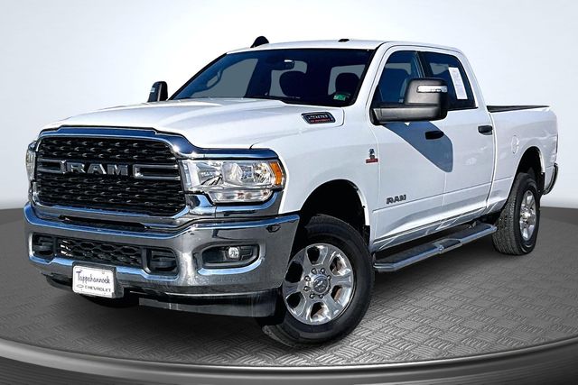 Bright White Clearcoat 2024 RAM 2500 Big Horn Crew Cab 4WD Pickup Truck Four-Wheel Drive 6-Speed Automatic