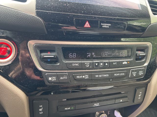 2017 Honda Pilot Touring photo
