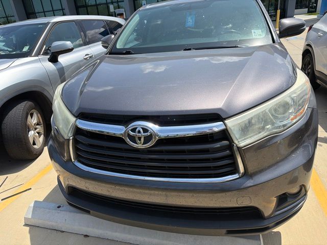 Used 2015 Gray Toyota LE Plus V6 image 2