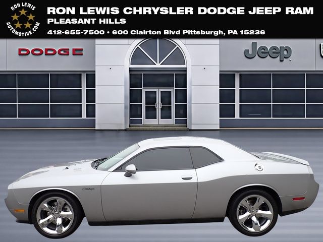 Billet Silver Metallic Clearcoat 2013 Dodge Challenger Coupe Rear-Wheel Drive 5-Speed Automatic