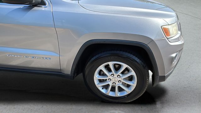 Used 2016 Silver Jeep Laredo image 33