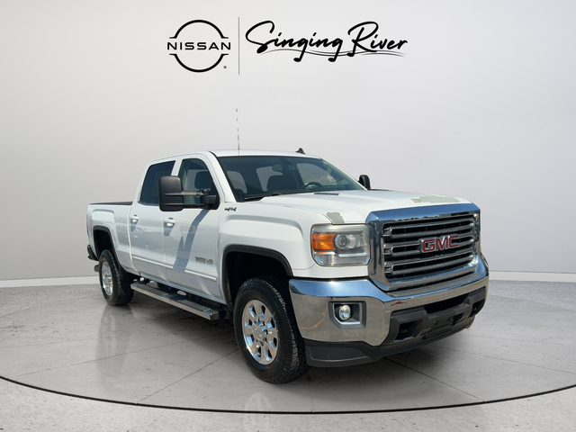 Summit White 2015 GMC Sierra 2500HD Pickup Truck Four-Wheel Drive 6-Speed Automatic