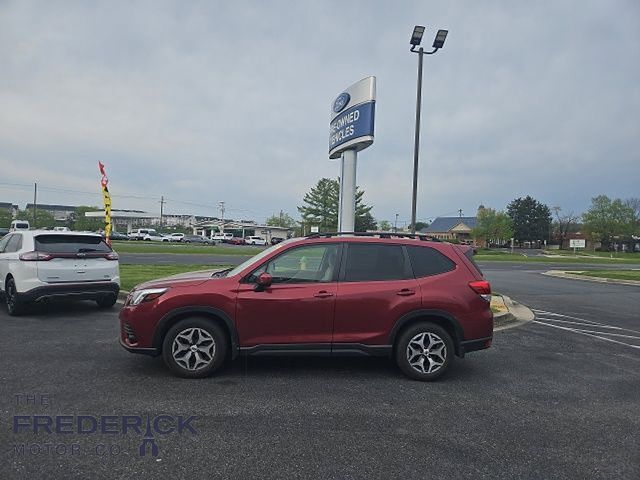 Crimson Red Pearl 2022 Subaru Forester Premium Crossover AWD SUV / Crossover All-Wheel Drive Continuously Variable Transmission