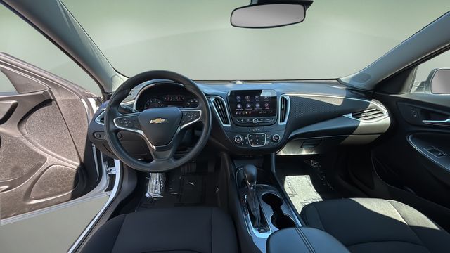 Used 2025 White Chevrolet LT image 16