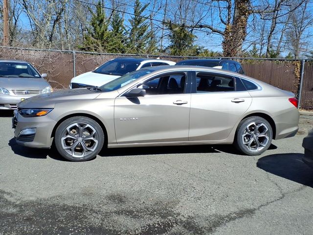 2023 Chevrolet Malibu - Image 3