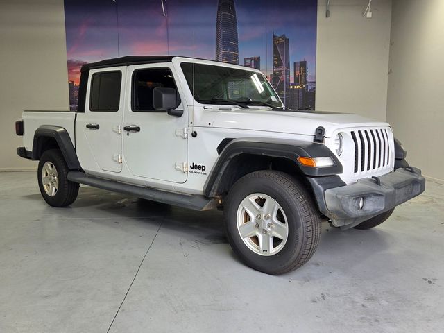 Bright White Clearcoat 2020 Jeep Gladiator Sport Crew Cab 4WD Pickup Truck Four-Wheel Drive 6-Speed Manual