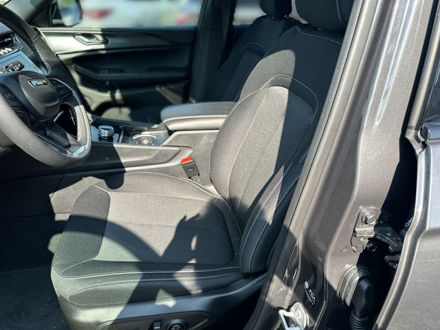 2025 Jeep Grand Cherokee Laredo X Gray at South Hills CDJR