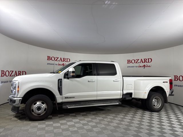 2023 White Metallic Ford Super Duty F-350 DRW Lariat DRW 4X4 Truck