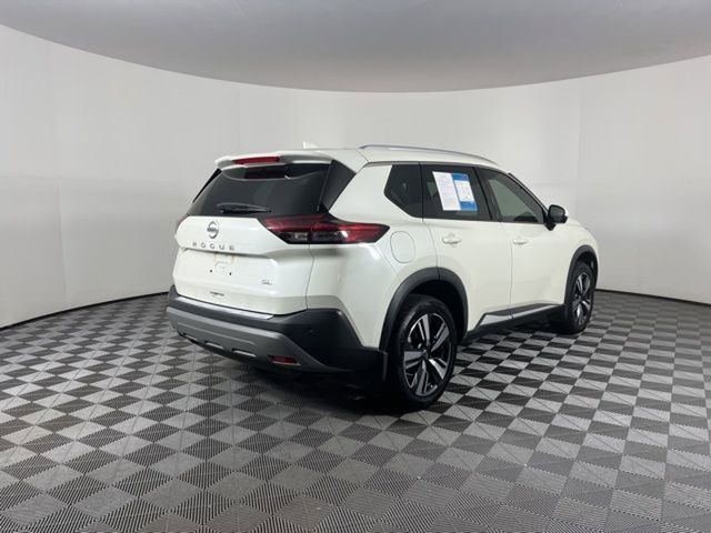 2021 Pearl White Tricoat Nissan Rogue SL FWD SUV