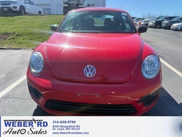 Tornado Red 2018 Volkswagen Beetle 2.0T S Hatchback FWD Hatchback Front-Wheel Drive 6-Speed Automatic