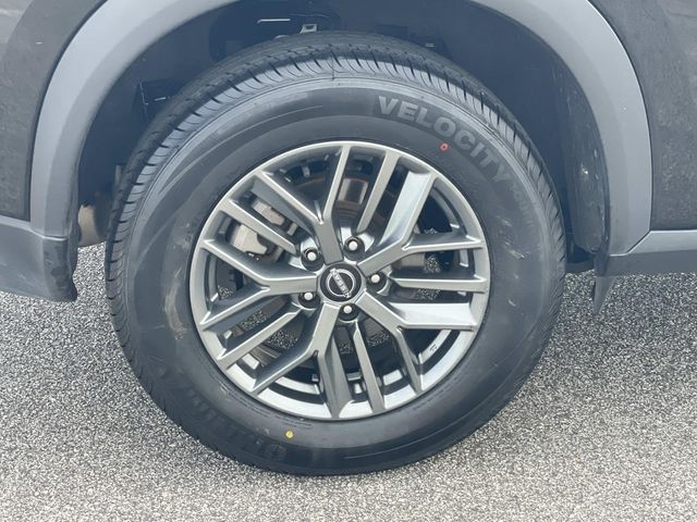 Used 2023 Black Nissan S image 7