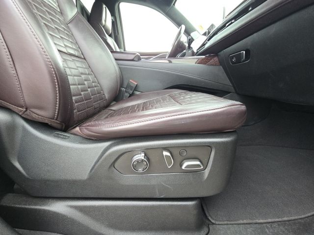 2021 Cadillac Escalade Sport Platinum:C02489