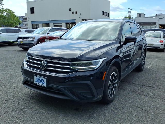 2022 Volkswagen Tiguan - Image 2