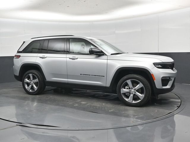 Silver Zynith 2025 Jeep Grand Cherokee SUV / Crossover Four-Wheel Drive 8-Speed Automatic