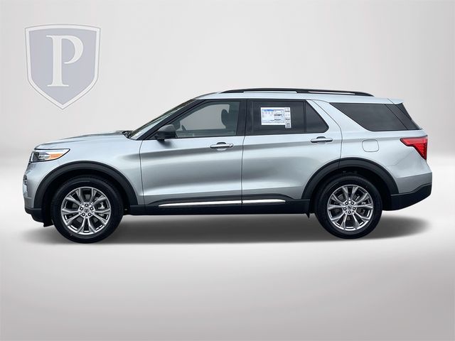 2024 Ford Explorer XLT 2