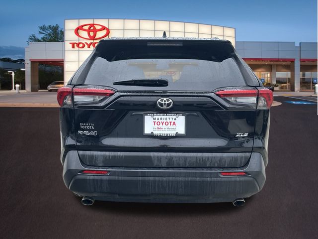 2021 Toyota RAV4 XLE 28