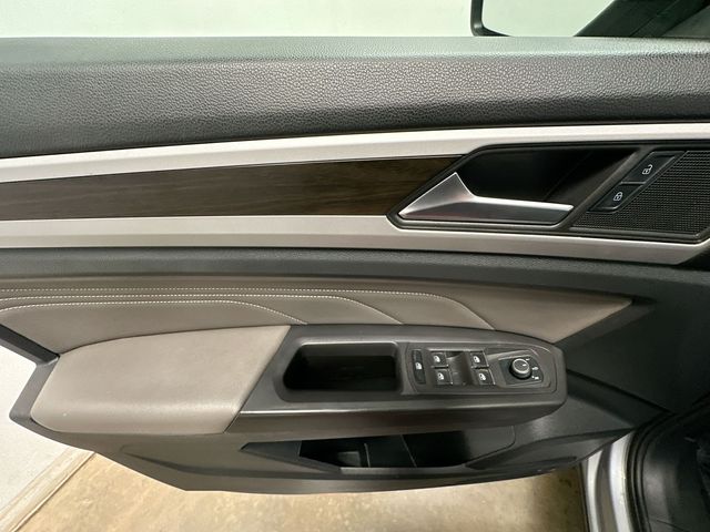 2023 Volkswagen Atlas 2.0T SE Silver at Sutliff Volkswagen