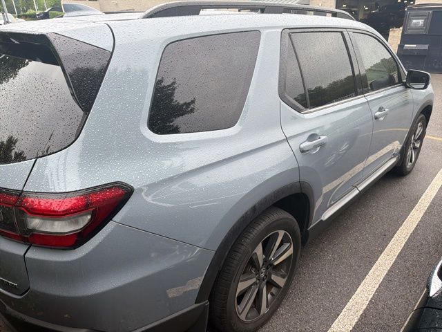 used 2024 Honda Pilot car, priced at $39,999