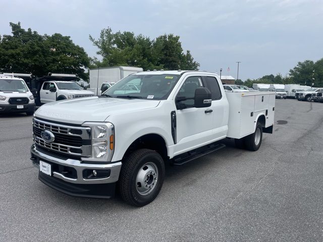 2025 Ford F-350 Super Duty XL