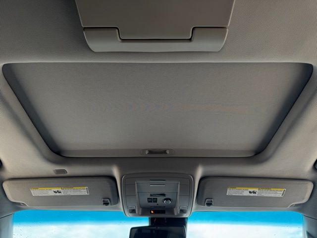 2018 Chevrolet Suburban LT photo