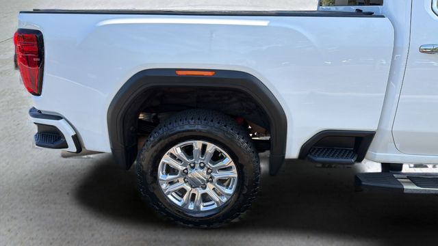 Used 2022 White GMC Denali image 40