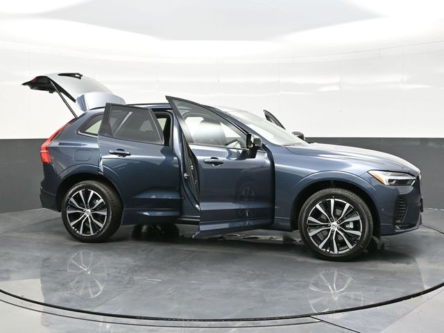 2025 Volvo XC60  photo