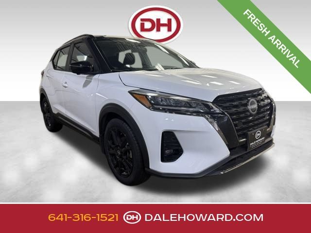 Aspen White/Super Black 2023 Nissan Kicks SR FWD SUV / Crossover Front-Wheel Drive Continuously Variable Transmission