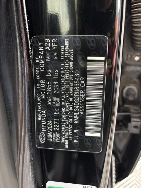 Used 2024 Hyundai Elantra Sedan