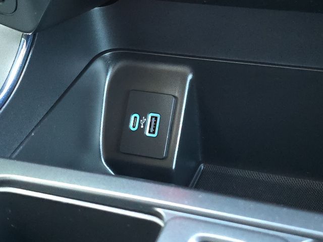 2022 Ford F-150 XLT:B02004