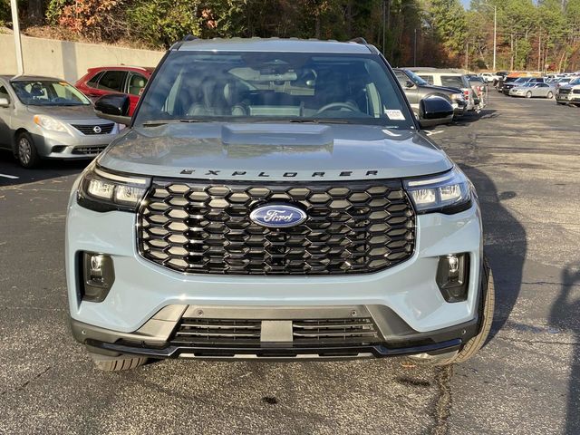 2025 Ford Explorer ST-Line 7