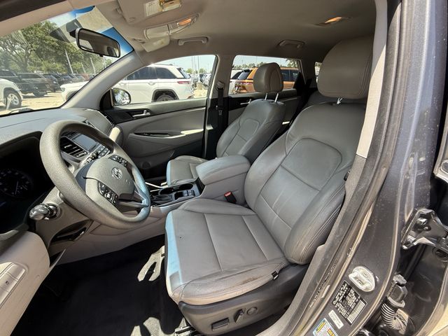 2016 Hyundai Tucson SE Gray at Community Honda