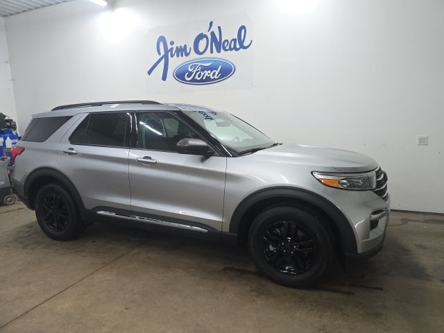 Silver Metallic 2024 Ford Explorer XLT AWD SUV / Crossover All-Wheel Drive Automatic