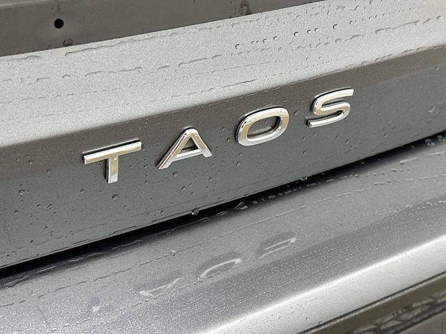 2024 Volkswagen Taos 1.5T SE Gray at Subaru and VW of Moon Township